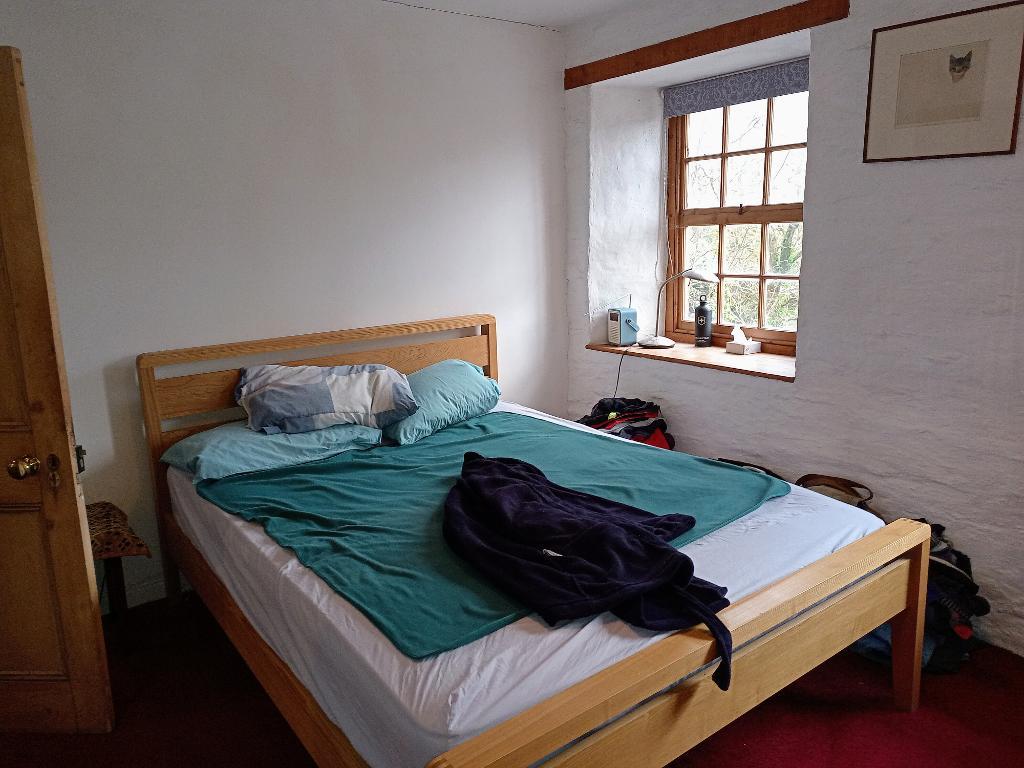 3 Bedroom Semi-Detached for Sale in Newcastle Emlyn, SA38 9EF