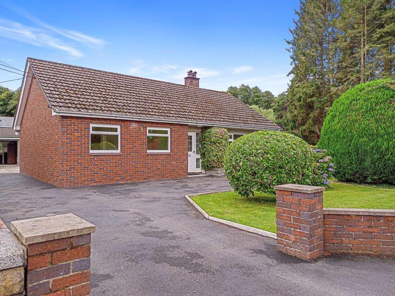 3 Bedroom Detached Bungalow for Sale in Newcastle Emlyn, SA38 9BZ