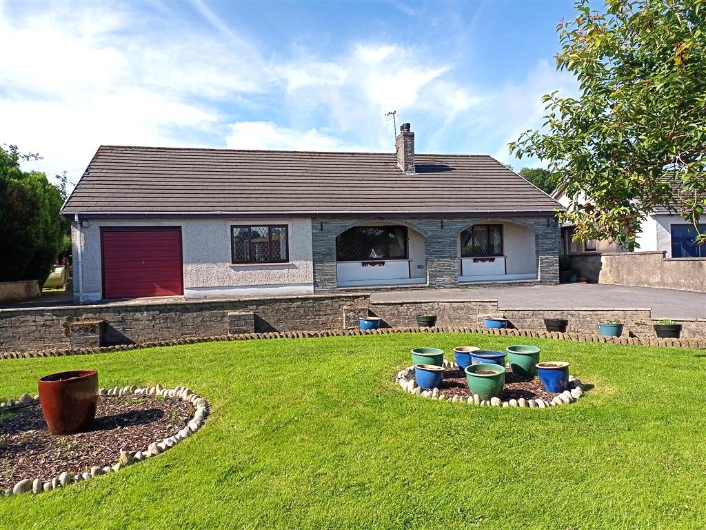 4  Bed Detached Bungalow Property to Rent in Newcastle Emlyn, SA38 9RA
