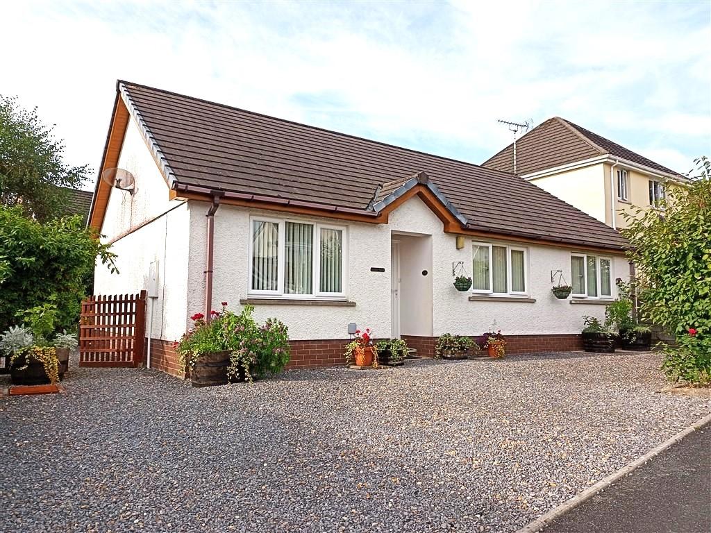 Brynderi Close, Adpar, Newcastle Emlyn, Ceredigion, SA38 9NP